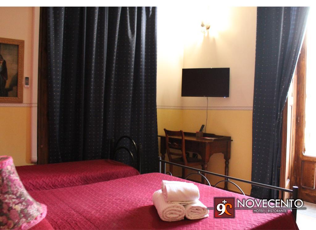 Hotel Ristorante Novecento Caserta Ngoại thất bức ảnh